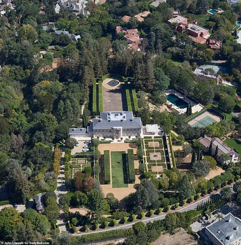 Rupert Murdoch's son Lachlan buys Bel Air estate featured on Beverly Hillbillies for $150million | Daily Mail Online Beverly Hillbillies, The Beverly Hillbillies, Driving Miss Daisy, Rupert Murdoch, Mega Mansions, House Property, All In The Family, Expensive Houses, Mansions Luxury