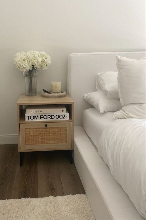 White With Wood Bedroom, Side Table Decor Aesthetic, Minimalist Bedroom Side Tables, White Bedroom Bedside Table, Beside Table Styling, White Bed With Bedside Tables, Bedside Table Decor No Lamp, Aesthetic Bedroom 2023, Bedroom Inspirations Bedside Tables