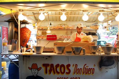 Tacos al pastor, check out this delicioso article http://www.ediblegeography.com/eating-the-street/# Enterprise Ideas, Lamb Gyros, Brisket Tacos, Tacos Mexicanos, Taco Shop, Food Stand, Tacos Al Pastor, Mexican Street Food, Taco Stand