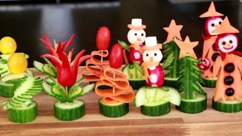 Creative Christmas Party Food Ideas | DIY Joy Projects and Crafts Ideas Salad Decoration Ideas Vegetables, Vegetables Christmas, Fruit Salad Decoration, Christmas Party Food Ideas, Salad Decoration Ideas, Salad Decoration, Christmas Vegetables, Super Salad, Deco Fruit