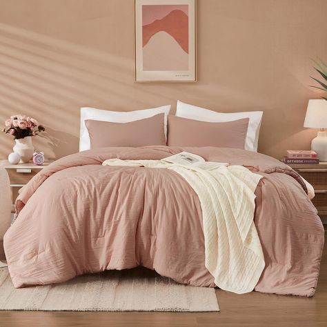 Pale Pink Comforter, Cream Bedding With Pop Of Color, Dusty Pink Comforter, Desert Rose Bedroom, Pink Bed Ideas, Blush Pink And Gold Bedroom, Dusty Pink Room, Mauve Bedroom Ideas, Pink And Cream Bedroom