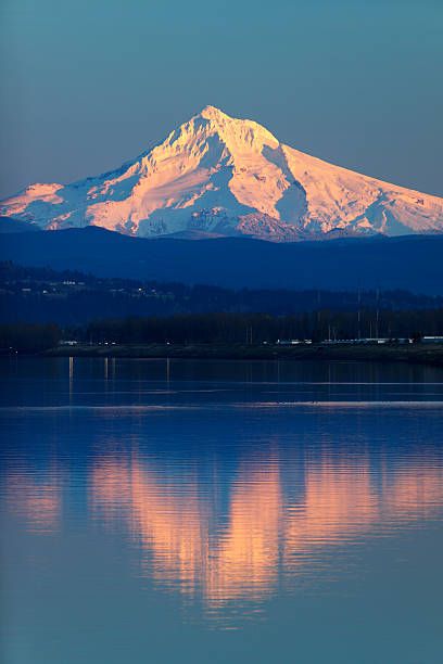 4,016 Mt Hood Photos and Premium High Res Pictures - Getty Images Mt Hood Photography, Nature, Mount Hood Painting, Mt Hood Oregon Photography, Mount Hood Tattoo, Mt Hood Tattoo, Tapestry Cartoon, Hood Photos, Oregon Pictures