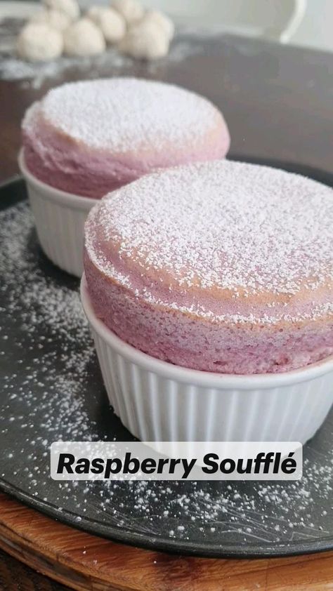 Raspberry Souffle, Smooth Desserts, Elegant Baking, Sweet Moon Cake Recipe, Princess Recipes, Tasty Dessert Recipes, Pretty Baking Ideas, Interesting Dessert Recipes, Tea Dessert Recipes