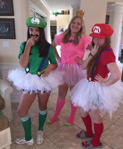 Girlfriend Group, Costumes For Teenage Girl, Trio Costumes, Cute Group Halloween Costumes, Halloween Costumes For Teens Girls, Bff Halloween Costumes, Best Friend Halloween Costumes, Trio Halloween Costumes, Halloween Coustumes