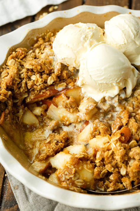 Pear Crisp Recipe, Spiced Pears, Pear Cobbler, Pear Crisp, Pear Crumble, Oh Sweet Basil, Fruit Crisp, Spiced Pear, Candied Ginger