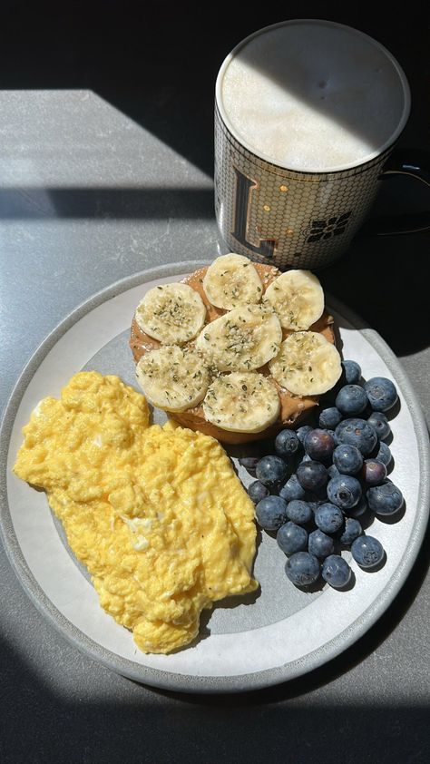 Cottage Cheese Scrambled Eggs — Healthy Mood SF Scrambled Egg Lunch Ideas, Cottage Cheese Scrambled Eggs Healthy, Healthy Savory Oatmeal, High Protein Egg Meals, High Protein Breakfast With Eggs, High Protein Meals Healthy, Scrambled Eggs Meal, Healthy Meal Ideas Breakfast, Scrambled Eggs Aesthetic