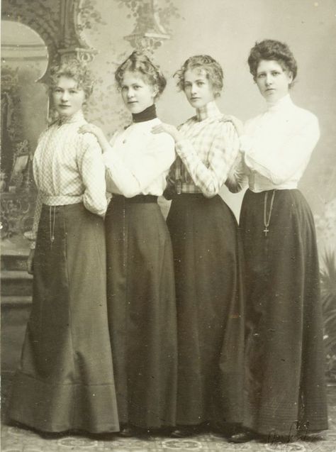 Early 1900s Fashion, Pose For A Photo, Fashion Through The Decades, 1900 Fashion, 1890s Fashion, 1900s Fashion, 1910s Fashion, Old Photography, History Fashion