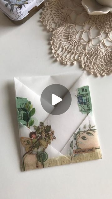 Pocket Diy Paper, Scrapbook Pockets How To Make, Pocket Paper Diy, Envelope In Scrapbook, Paper Folder Design Creative, Paper Craft For Journal, Junk Journal Vellum Ideas, Folded Paper Pockets, How To Make A Paper Pocket