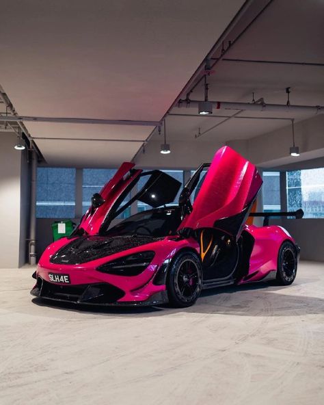 Maclaren Cars, Hot Pink Cars, Pink Cars, Mclaren 720s, Mclaren Cars, Lux Cars, Cool Car Pictures, Street Racing Cars, Super Luxury Cars