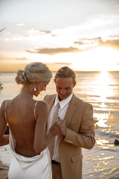 Sunrise Elopement Beach, Bride At The Beach, Beach Photography Wedding, Sunrise Wedding Photoshoot, Wedding Photo Ideas On The Beach, Beach Wedding Inspo Pictures, Bride And Groom Beach Photos, Must Have Beach Wedding Photos, Beach Wedding Picture Ideas Photography