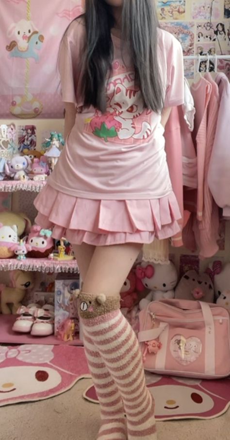 Pink Outfits Cutecore, My Melody Core Outfits, Kawaii Core Outfit Pink, Kawaii Fairycore Outfit, Cute Core Clothing, Kawaii Girls Outfit, Kawaii Cutecore Outfit, Kawaii Hello Kitty Outfit, Kawaii Kei Outfit