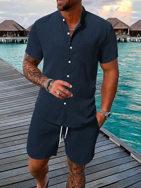 Brilliant Tee Shirt Great Fit Accurate Sizing Thanks A Men’s Clothing Summer 2024, Turks And Caicos Mens Outfits, Mens Fashion Going Out, Summer Fit For Men, Simple Outfits For Men Casual, Boys Vacation Outfits, Mens Warm Weather Fashion, Men’s Fashion Cruise, Men’s Clothing Beach