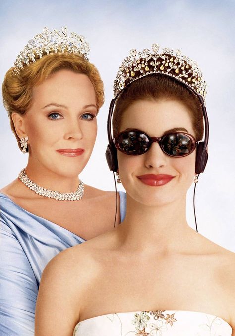 The Princess Diaries, Modern Princess, Princess Diaries, Halloween Inspo, Royal Engagement, Fantasias Halloween, Anne Hathaway, Cool Halloween Costumes, Iconic Movies