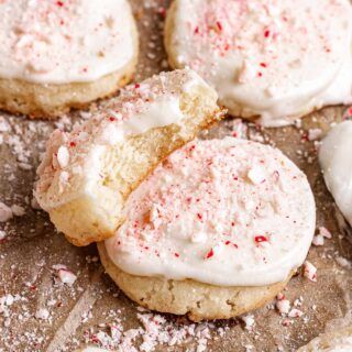 Peppermint Meltaway cookies laid out on parchment paper. Quick Party Food, Crumbl Copycat, Candy Cane Recipe, Crumble Cookie Recipe, Peppermint Sugar Cookies, Peppermint Sugar, Candy Cane Cookies, Kitchen Fun, Peppermint Cookies