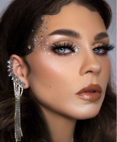 Shine Like A Dream Dramatic Makeup Looks Gold Goddess Makeup, Goddess Costume Makeup, Dramatic Makeup Looks, Shimmery Makeup, Seasonal Makeup, Gem Makeup, Shiny Makeup, Goddess Makeup, Rhinestone Makeup