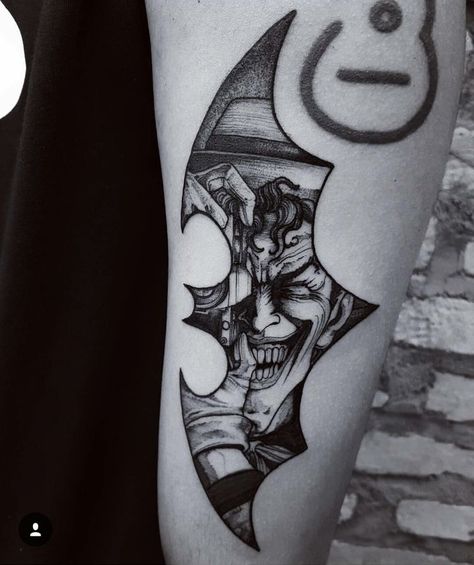 Batman Joker Tattoo, Tato Joker, Joker Tattoos, Dc Tattoo, Joker Tattoo Design, Autumn Tattoo, Comic Tattoo, Batman Tattoo, Epic Tattoo