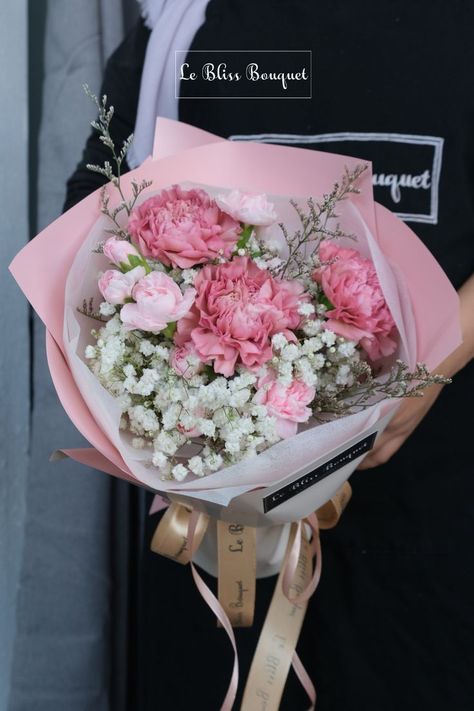 Pinky Small korean bouquet special Carnation impor mixed babys breath, caspea, carnation spray pink in round arranggement bouquet style korean, sooo cute right?
Recommend for gift someone special or decor your room.
Click the link for more, by Le Bliss Bouquet
#luxurygift #leblissbouquet #luxuryflower #freshflower #pink #flowerbouquet #bouquetpink #bouquetcarnation #nationwide #koreanstyle Korean Bouquet, Carnation Bouquet, Round Bouquet, Luxury Flowers, Style Korean, Small Flowers, Fresh Flowers, Click The Link, Flowers Bouquet