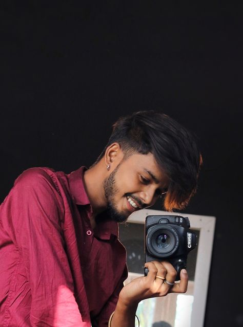 #dslr #honey #swag #lifestyl Stylish Boy Attitude Dp, Boy Attitude Dp, Fake Dp, Poses For Boys, Hair Types Men, Dslr Photo, Camera Poses, Attitude Dp, Indoor Shoot