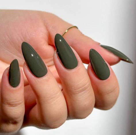 Nail Almond Inspiration, Dark Army Green Nails, Olive Green Aesthetics, Deep Olive Green Nails, Army Green Almond Nails, Evermore Inspired Nails, Nail Olive Green, Dark Olive Nails, Mossy Green Nails