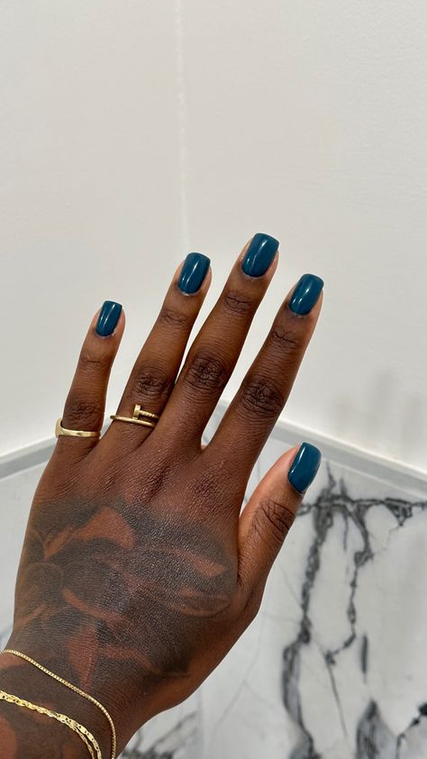 Manicure For Black Women, Fall Nail Color Black Women, Short Everyday Nails, Natural Nails Color Ideas, Fall Nail Colors With Glitter, Short Sophisticated Nails, Short Square Acrylic Nails Simple One Color, Deep Turquoise Nails, Solid Color Nails For Winter