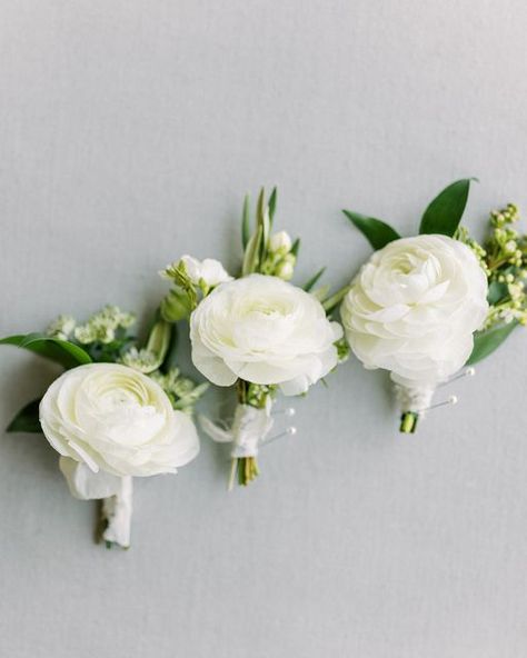 Peony Groom Boutonniere, Groom Boutonniere Ranunculus, Groomsman Boutonniere White, Wedding Bouquets And Boutonnieres, White Groomsmen Boutonniere, White Peony Boutonniere, White Ranunculus Bridal Bouquet, Peony And Ranunculus Bouquet Wedding, Mens Boutineers Wedding White