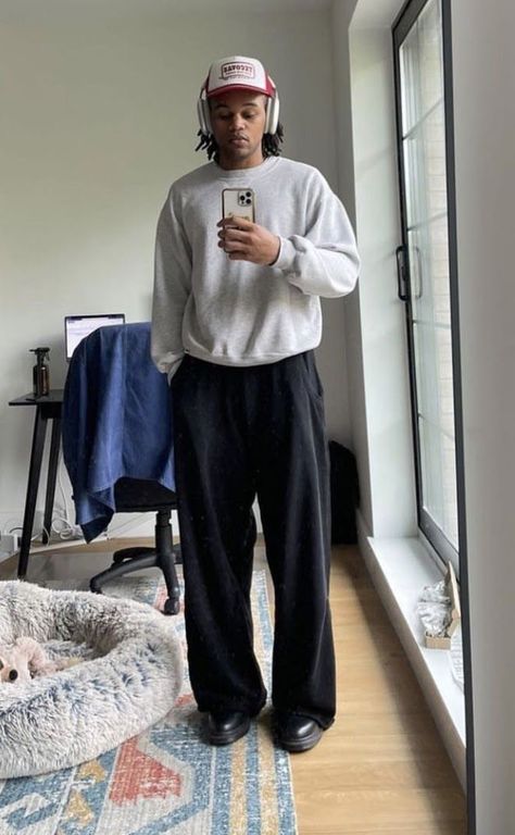 Baggy Pants For Men, Style Baggy Pants, Track Pants Outfit, Guy Fits, Pants Outfit Men, Shoes 2023, Aesthetic Spring, Street Fashion Men Streetwear, Mens Outfit Inspiration