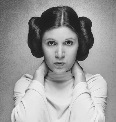 Folks that attended Celebration VI got their first chance to snatch up Star Wars… Carrie Fisher Princess Leia, Leia Star Wars, Leia Organa, Nikki Bella, George Lucas, Star Wars Wallpaper, Carrie Fisher, A New Hope, Princess Leia