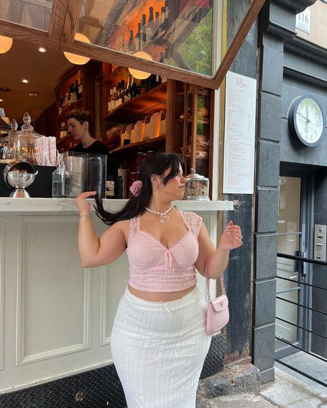 new york minute 🌸 . spring fashion, spring inspo, pinterest aesthetic, trending outfit, outfit inspo, spring outfit, spring aesthetic, pinterest girl, pinterest inspired #springfashion #pinterestaesthetic #springoutfit #pinterestgirl #pinterestphoto #girlyaesthetic #softgirlaesthetics #softgirloutfits Soft Plus Size Outfits, Pink Girly Outfits Plus Size, Winter Coquette Outfits Plus Size, Plus Size Outfits Coquette, Girly Outfits Mid Size, Soft Feminine Outfits Plus Size, Curvy Coquette Outfits, Plus Size Coquette Aesthetic, Hyperfeminine Aesthetic Outfit