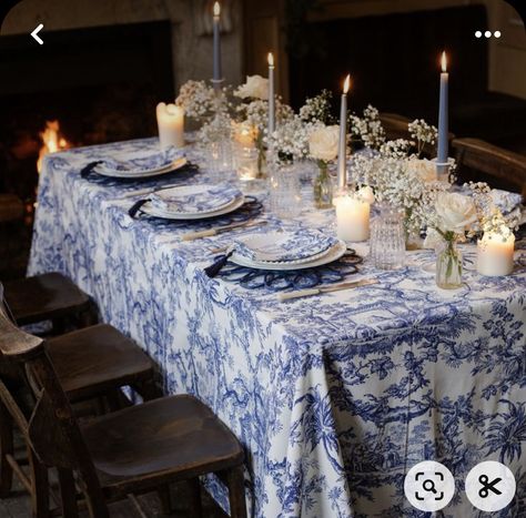 Greek Blue And White Decor, Blue Velvet Tablecloth Wedding, Toile Decor Ideas, Coastal Blue And White Wedding, Blue Toile Party, Blue Toile Tablescape, Blue Toile Christmas, Blue And White Place Settings, Blue Fall Tablescapes