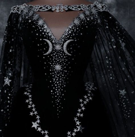 Gown Aesthetic, Court Outfit, Feyre Archeron, Goddess Outfit, The Night Court, Space Dress, Goddess Aesthetic, Space Fashion, Court Dresses