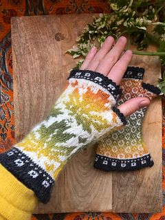 Ravelry: Lotta Lundin Designs - patterns Norwegian Star, Stranded Knitting Patterns, Knitted Mittens Pattern, Bee Creative, Colorwork Knitting, Gloves Pattern, Fingerless Mitts, Fingerless Gloves Knitted, Mittens Pattern