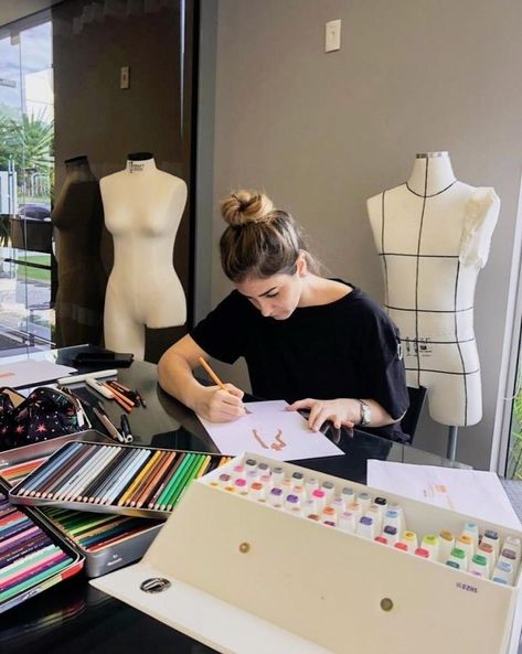 Fashion Dream Job, Fashion Designer Studio, Fashion Jobs, Career Fashion, Fashion Design Portfolio, Future Lifestyle, Fashion Marketing, Fashion Design Sketches, Student Fashion