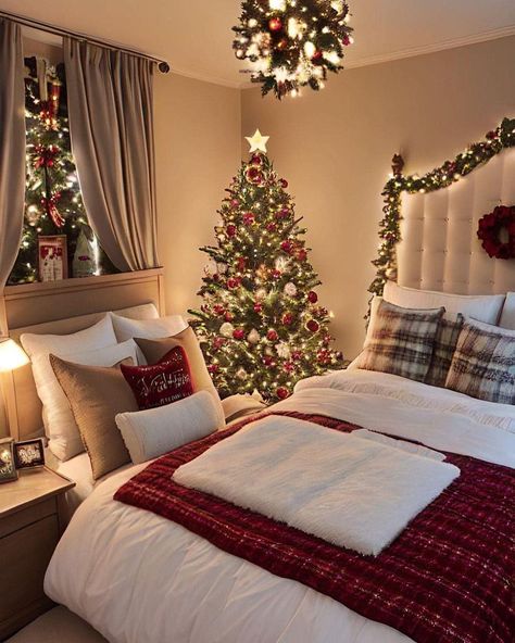 Christmas Wonderland🎄 | I want to stay there ❤ Christmas Trees In Bedrooms, Vintage Christmas Bedroom Decor, Christmas Themed Room, Christmas Room Inspiration, Christmas Bedrooms, Holiday Bedroom Decor, Holiday Room Decor, Holiday Bedroom, Christmas Dreaming