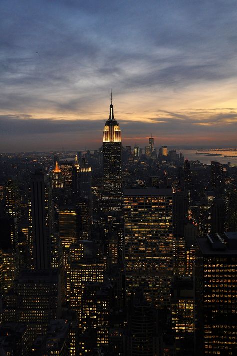 Night view of Empire State Building I was privileged to take on a trip to NYC with friends. Nyc In December, Nyc At Night, New York City Night, Nyc Night, New York Wallpaper, Trip To Nyc, Building Aesthetic, Voyage New York, New York Night