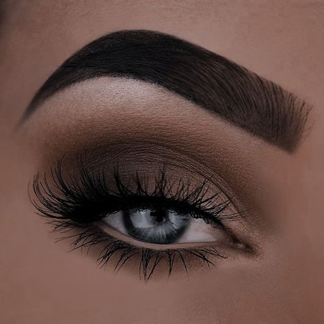 Simple Smoky Makeup Looks, Men In Black Makeup, Prom Smokey Eye, Dark Brown Eyes Makeup, Smokey Eye For Hooded Eyes, Makeup For Deep Set Eyes, Dance Competition Makeup, Eye Makeup Dramatic, False Lashes Natural