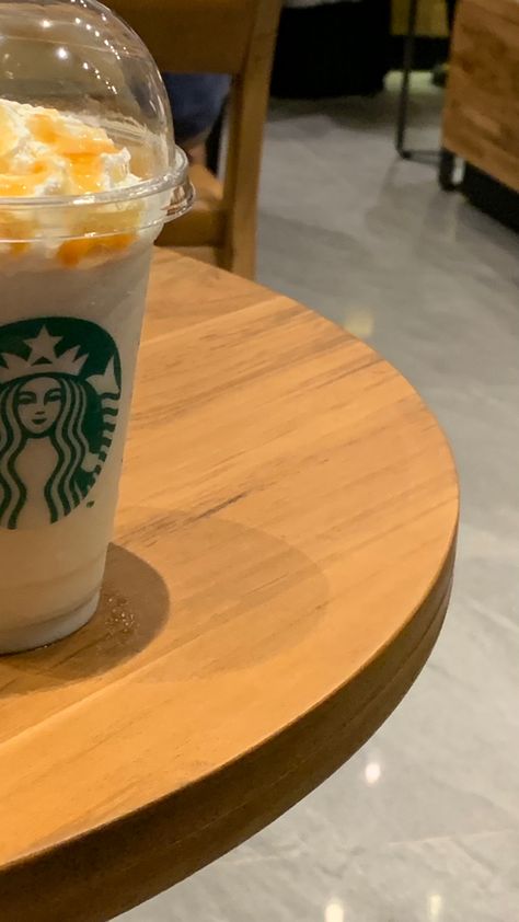 Glyfada Greece, Minuman Aesthetic, Minuman Starbucks, Aesthetic Starbucks, Bangalore City, Dairy Drinks, Aesthetic Coffee, Creative And Aesthetic Development, Lunches And Dinners