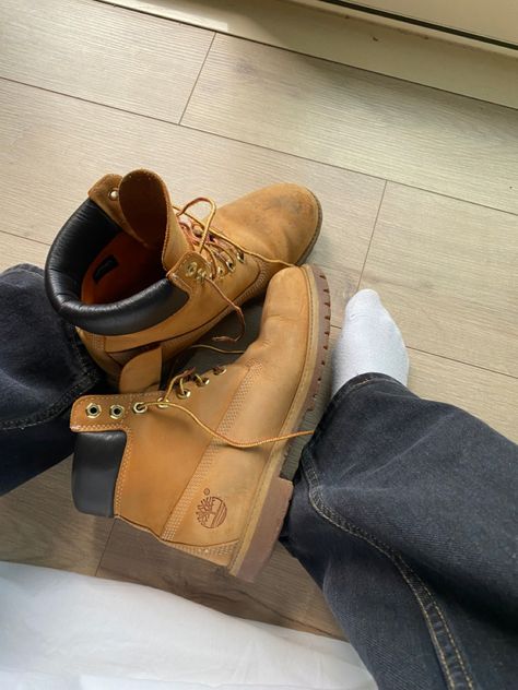 Timberlake Boots, Cute Uggs, Ugg Sneakers, Timberland Boots Mens, Dreadlock Hairstyles For Men, Guys Clothing Styles, Timberlands, Swag Shoes, Timberland Mens