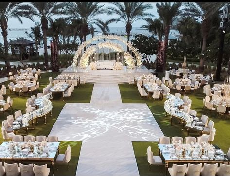 Wedding Party Venue Ideas, Wedding Outdoor Decoration Elegant, Wedding Beach Reception Ideas, Small Fancy Wedding Ideas, Luxury Outdoor Wedding Reception, Punta Cana Wedding Venues, Luxury Wedding Decor Outdoor, Elegant Wedding Venue Ideas Outdoor, Outdoor Wedding Reception Ideas Elegant