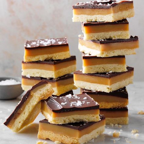 Millionaire Shortbread Bars — Taste of Home Millionaire Bars, Homemade Shortbread, Millionaire Shortbread, Cake Mug, Shortbread Bars, Caramel Bars, Shortbread Cookie Recipe, Shortbread Recipes, Shortbread Cookie