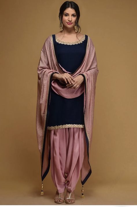 Patiyala Suits Designer, Pink Indian Suit, Mauve Outfit, Pink Suits Women, Patiala Suit Designs, Combination Dresses, Patiala Suit, Salwar Designs, Color Combinations For Clothes