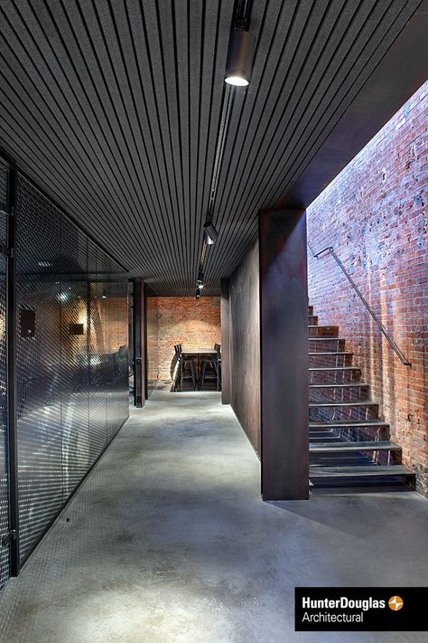 Loft Ceiling Design, Black Ceiling Office, Industrial Ceiling Design, Ceiling Panels Ideas, Metal Ceiling Ideas, Black Drop Ceiling, Tv Camino, Metal Panel Ceiling, Architectural Ceiling