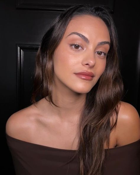 camila mendes (@camimendes) • Instagram photos and videos Camilla Mendes, Cami Mendes, Camila Mendes, Veronica Lodge, Royal Life, April 3, Girl Inspiration, Clean Face, Female Singers