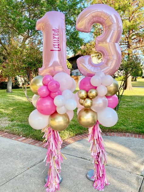 Lover Balloon Garland, Jumbo Balloon Decor, Balloon Garland With Number Balloon, Balloon Bouquet With Numbers, 11 Balloon Bouquet, Diy Balloon Arrangements, 10 Balloon Bouquet, 13th Birthday Balloon Ideas, 30 Birthday Balloon Ideas