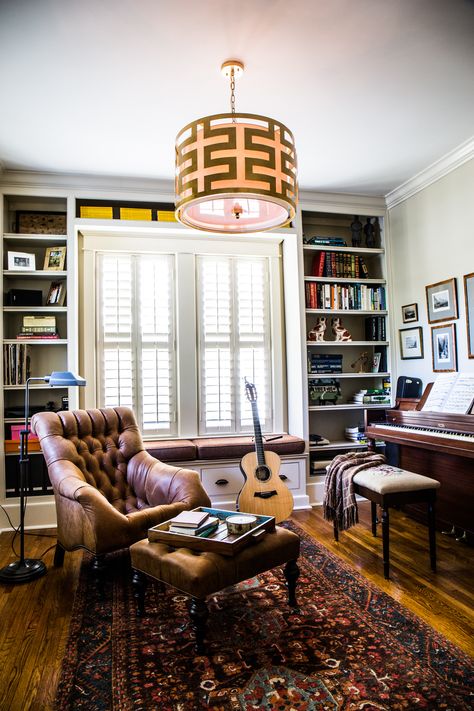 Feeling inspired by this cozy music room. Click the image to view more photos from this project!  #leatherchair #paino  #pendant #naturallight #neutrals #collectiondesignlifestyle Office Space For Men, Spare Room Home Office, Office Music Room, Music Room Office, Music Room Design, Music Study, Home Music Rooms, Music Corner, Cool Office Space