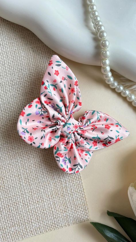 bleeding_scrunchies by Anisha ❤️ | Butterflie Bow 🌸 shopnow @the.bleeding_scrunchies_ #butterfly #butterflies #butterflies #shopping #shoppingonline #tutorial #handmade... | Instagram Butterfly Bow, Fabric Flowers Diy, Flowers Diy, How To Make Bows, Youtube Video, Fabric Flowers, Scrunchies, Butterflies, Flowers