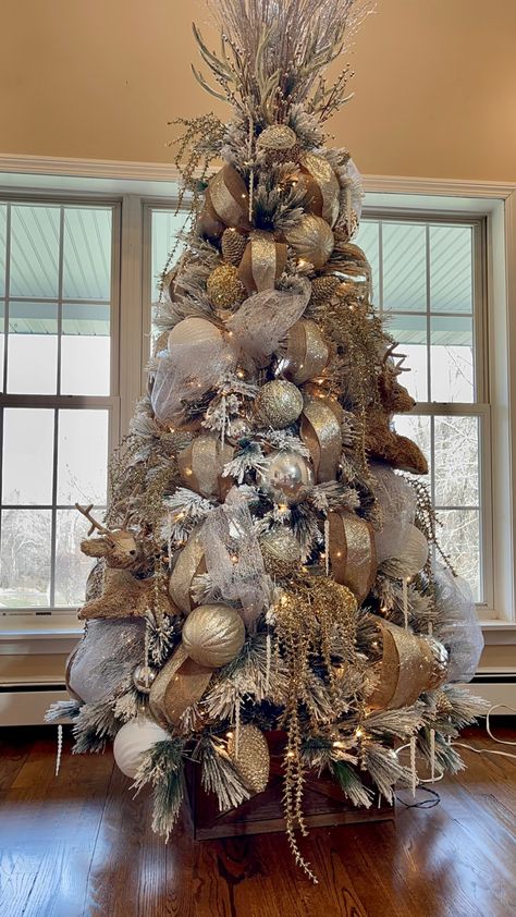 Glitzy Christmas Tree, Champaign Christmas Tree Decor, Boutique Christmas Tree, Flocked Tree With Gold And Silver, Gold And Silver Tree Decorations, Fancy Christmas Tree Decorations, Gold And Silver Tree Christmas, Neiman Marcus Christmas Tree, Glam Tree Christmas