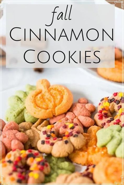 Cinnamon Spritz Cookies, Classic Spritz Cookies, Butter Spritz Cookies, Cookie Table Wedding, Cookie Press Recipes, Cookies With Cinnamon, Christmas Spritz Cookies, Spritz Cookie Recipe, Leaf Cookies