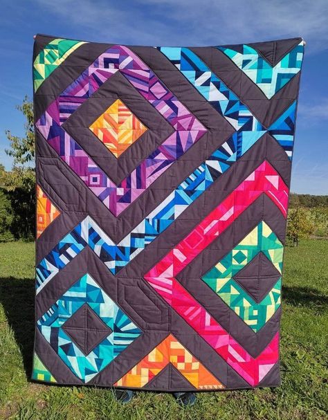 Over 40 Scrappy HST Triangle Quilt Layout Ideas! | Leila Gardunia Quilt Patterns Quilt Background Ideas, Large Hst Quilt Patterns, Modern Triangle Quilt, Half Triangle Quilt Patterns, Hst Quilt Patterns Layout, Quilts Using Hsts, Quilt Layout Ideas, Isosceles Triangle Quilt Pattern Free, Scrappy Quilts Ideas