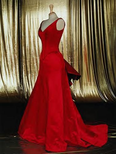 Nicole Kidman's Moulin Rouge dress (designer: Catherine Martin) la cortesana Satine. Oscar vestuario 2001 Moulin Rouge Red Dress, Moulin Rouge Film, Rouge Outfits, Moulan Rouge, Moulin Rouge Dress, Nicole Kidman Moulin Rouge, Satine Moulin Rouge, Film Burlesque, Moulin Rouge Outfits