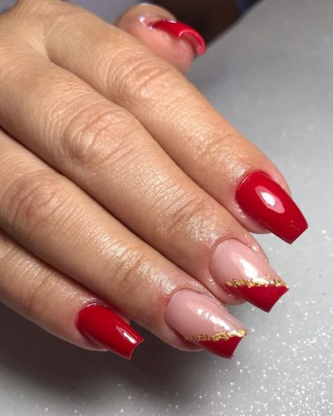 Le unghie eleganti sono il dettaglio che può completare i nostri look migliori. Ma quali nail art scegliere? Vediamo insieme qualche idea per ispirarci! Nail Art, Tv, Art, Nail Arts